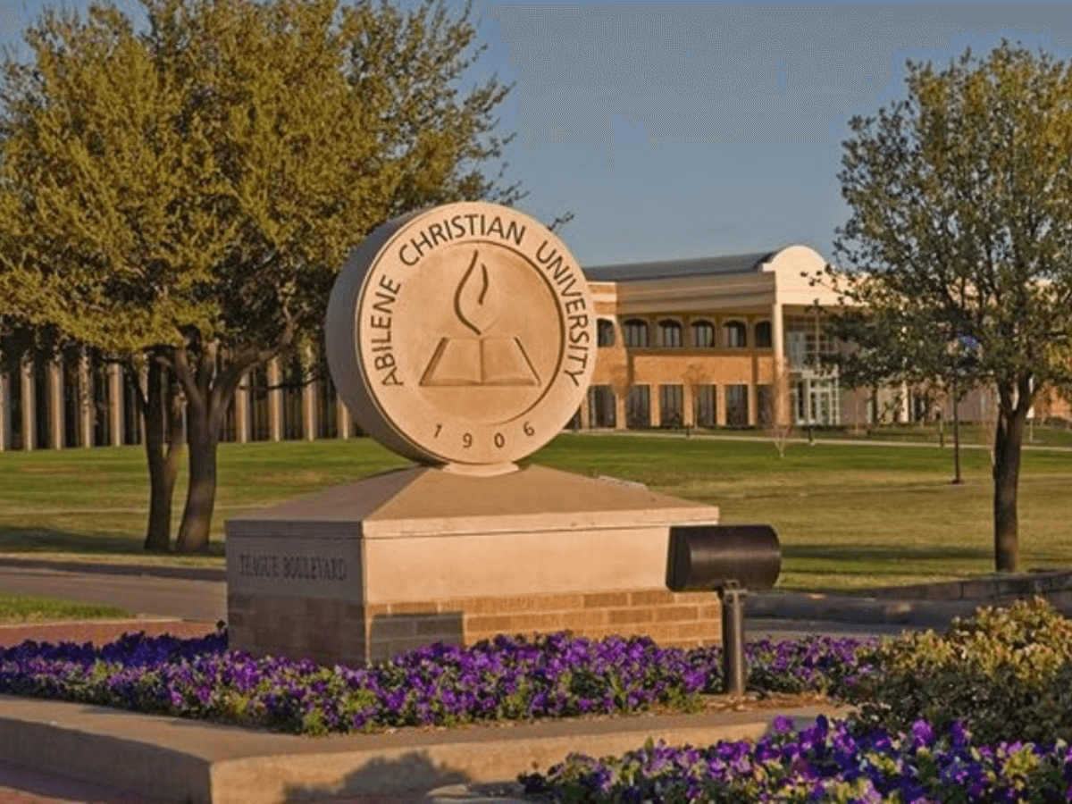 Pool service area in North Abilene